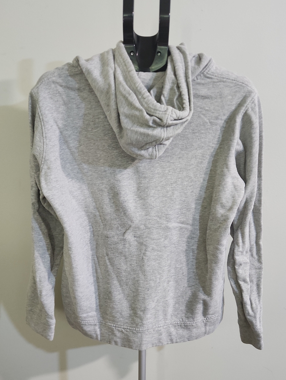 Under Armour Women's Heather Gray Pullover Hoodie. Size Medium. - Picture 2 of 6